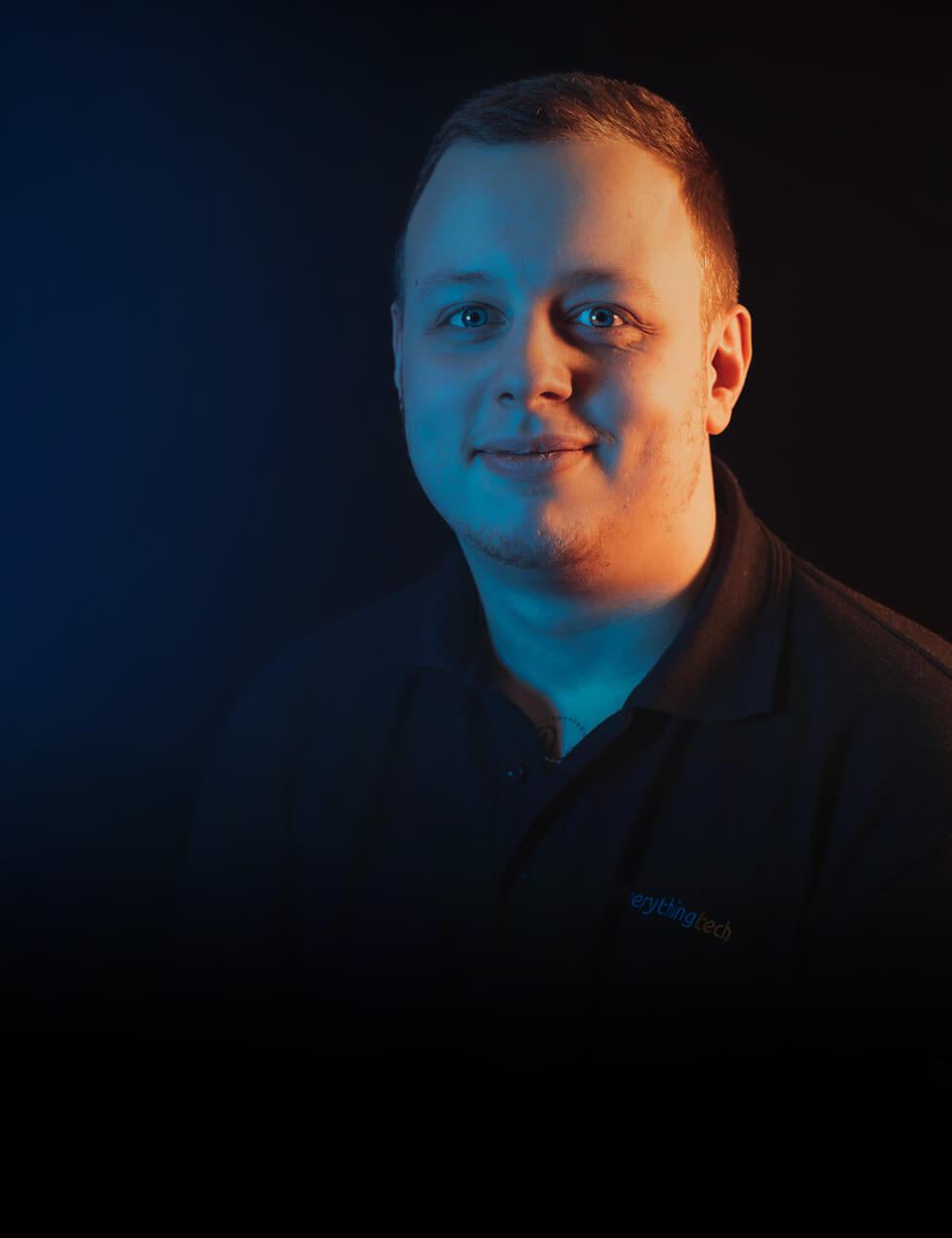 everything tech hero image of staff member for home page mobile
